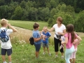 Naredili smo ladjice in jih spušèali po vodi ...