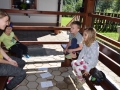 Mlajši del se uči novih besed